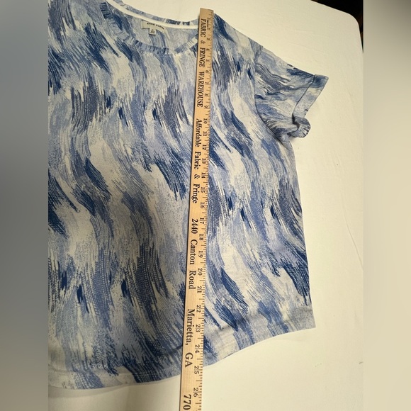 ANNE KLEIN SHORT SLEEVE ABSTRACT TOP
PRETTY SHADES OF BLUES  SIZE XL. POLYESTER - Picture 5 of 7